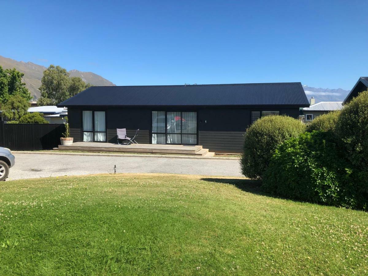 4 - Charming Space, Just A Stone Throw From Central Wanaka Exterior photo